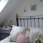 La Petite Maison Dans La Prairie Hébergement de vacances Notre-Dame-du-Touchet