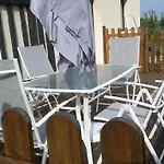 La Petite Maison Dans La Prairie Hébergement de vacances Notre-Dame-du-Touchet
