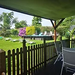 La Petite Maison Dans La Prairie Hébergement de vacances Notre-Dame-du-Touchet