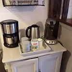 La Petite Maison Dans La Prairie Hébergement de vacances Notre-Dame-du-Touchet