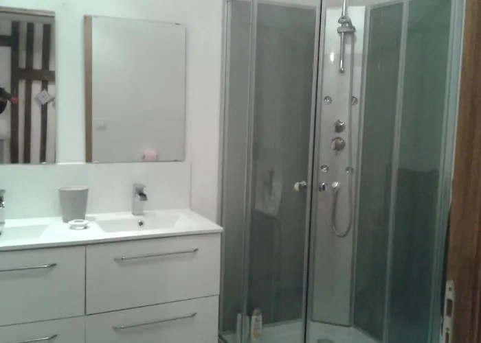 Semesterbostad La Petite Maison Dans La Prairie Notre-Dame-du-Touchet